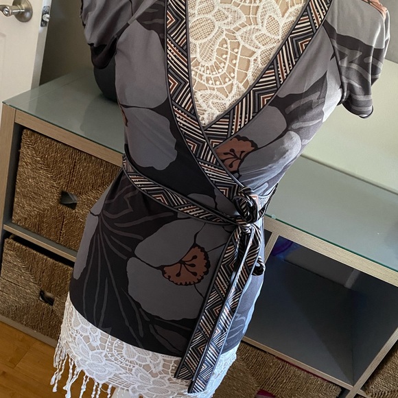 BCBGMAXAZRIA Jersey Wrap Top “Small” - Picture 13 of 14